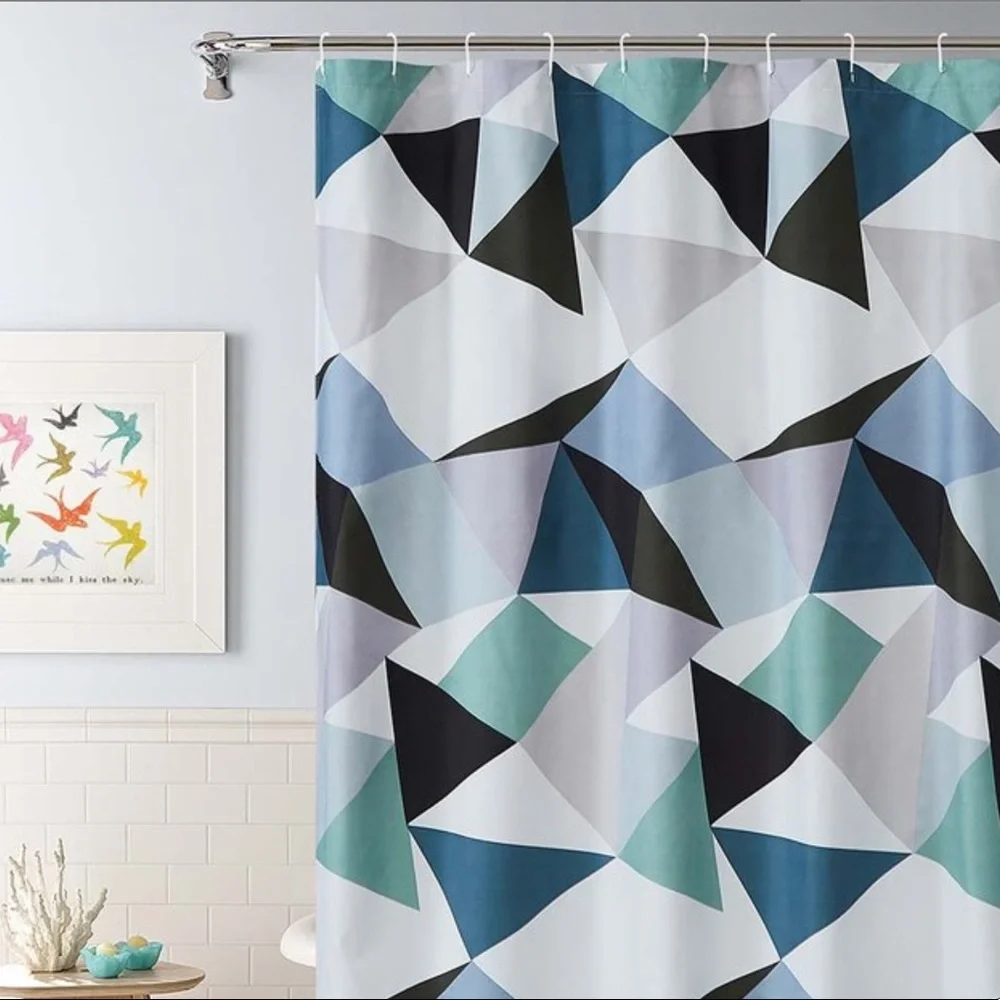 💦💦 Triangle Print Shower Curtain 💦💦